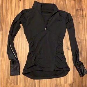Black Lululemon pull-over